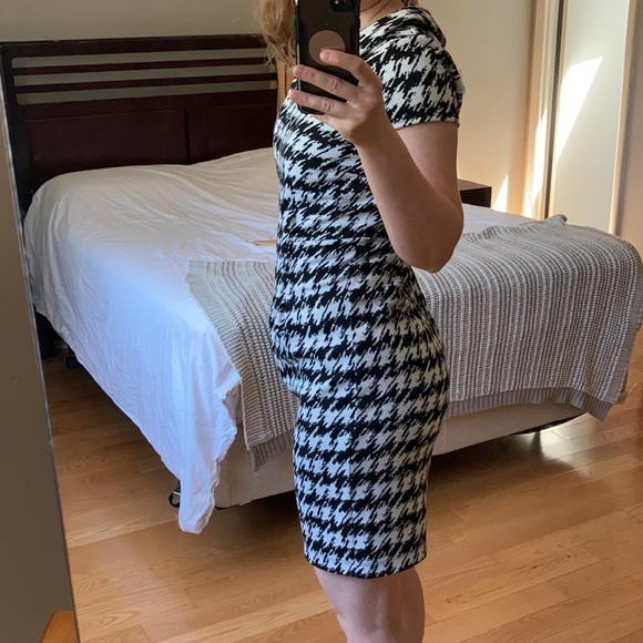 Adrienne Vittadini Houndstooth Dress - Picture 4 of 8